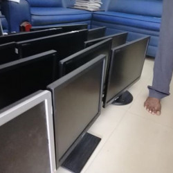 MONITER LCD 17 HP-USED