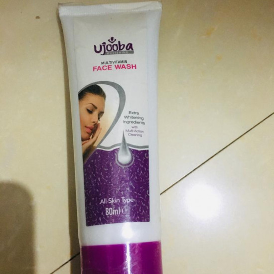 UJOOBA whitening multi vitamin face wash