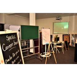 Green board with stand 6x4