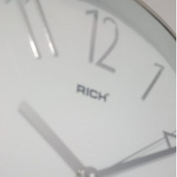 MODERN WALL CLOCK