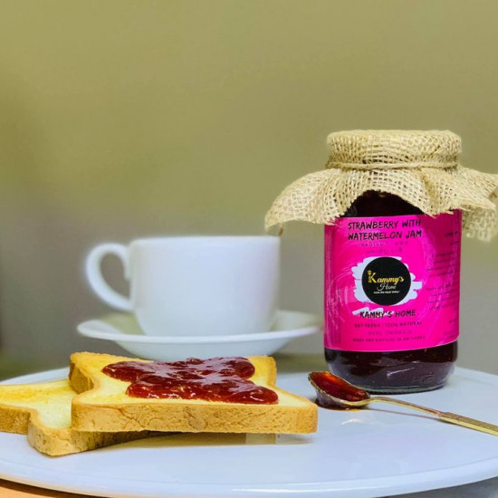 Strawberry & Watermelon Jam (ස්ට්රෝබර් සමග කොමඩු) Strawberry & Watermelon Jam (ස්ට්රෝබර් සමග කොමඩු)