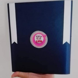 Folding shaker card