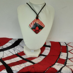 Necklace (Coconut Shell)/Fabricated Women
