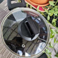 Non-stick Casserole with glass lid 18CM/Kavi Store