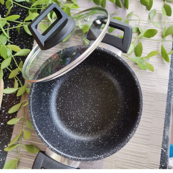 Non-stick Casserole with glass lid 22CM/Kavi Store