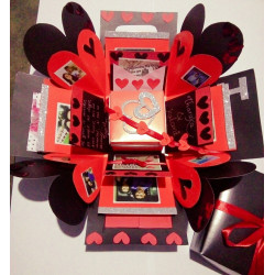 Amazing explosion gift box