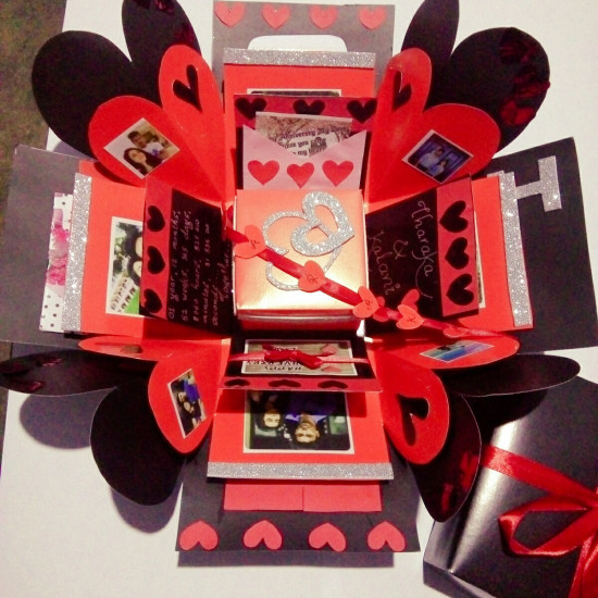 Amazing explosion gift box